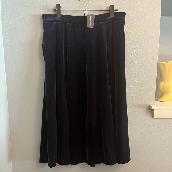 Lands' End Dresses & Skirts - NWT Lands’ End Midi Velvet Skirt